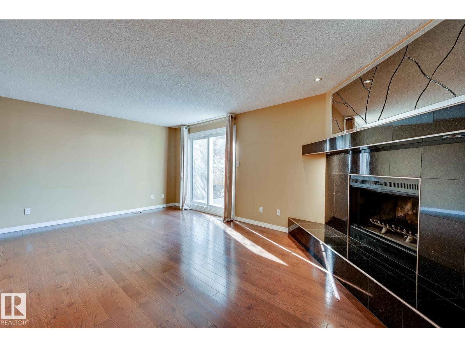 10634 158 AV NW, Edmonton