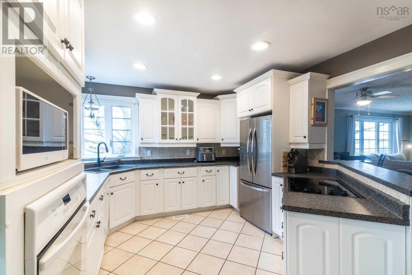 Property 17 of 38 of 13191 Highway 2