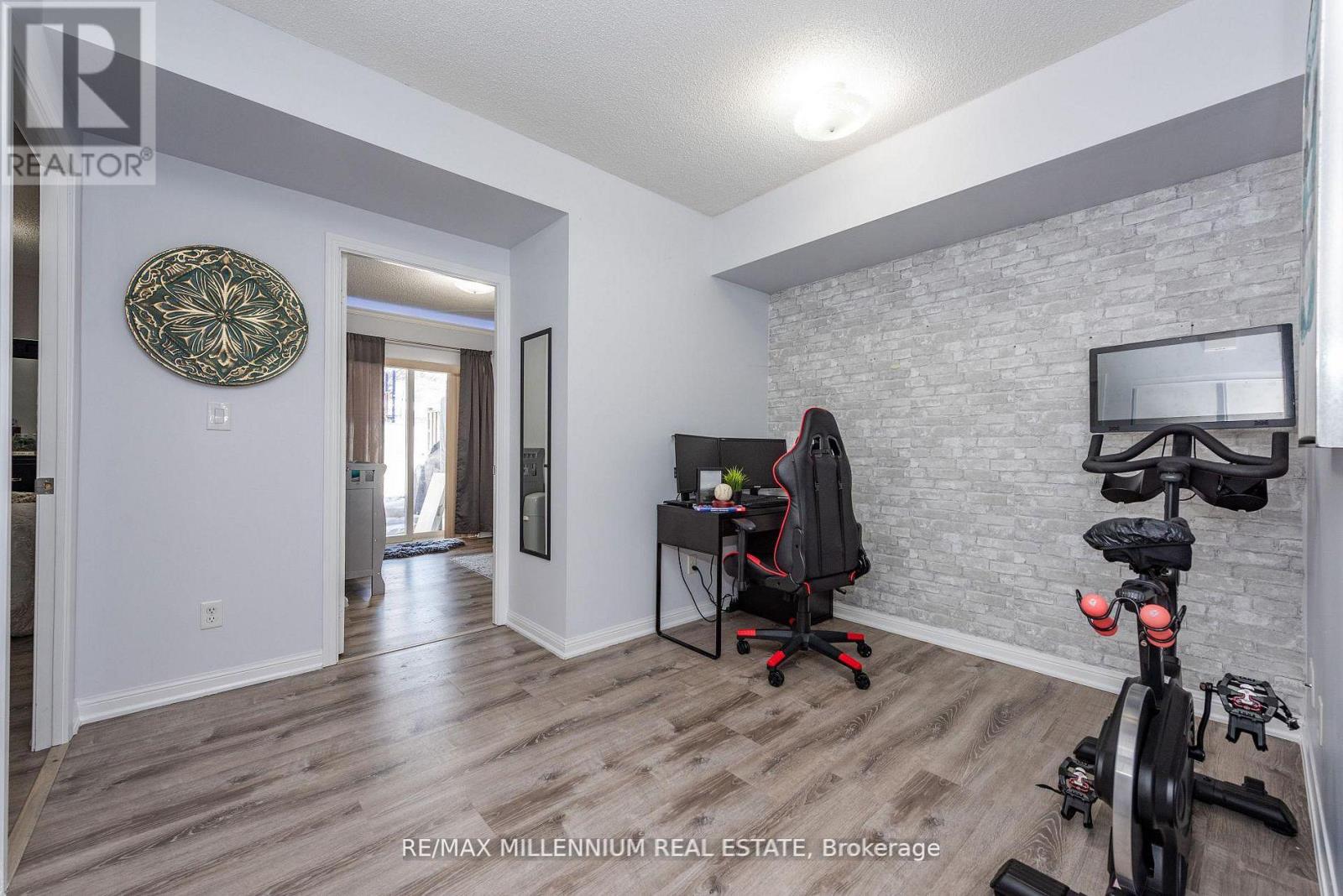 #1034 3045 FINCH AVENUE W - 17