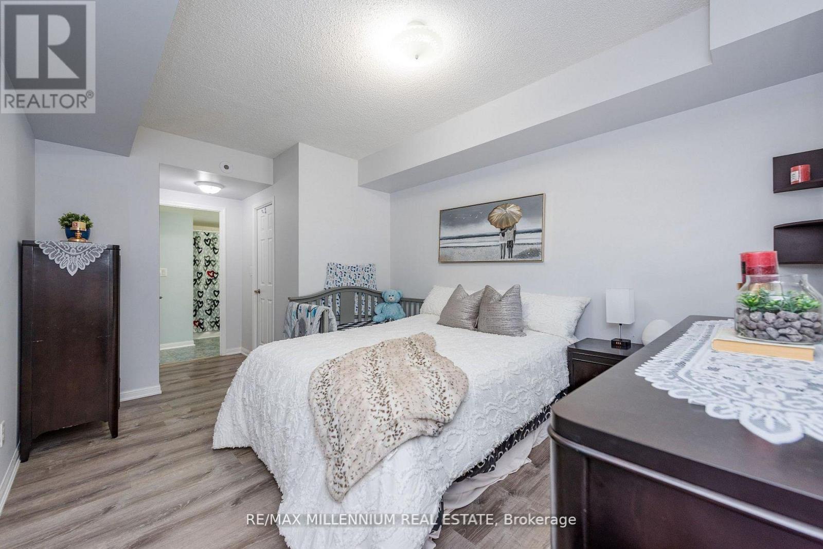 #1034 3045 FINCH AVENUE W - 21