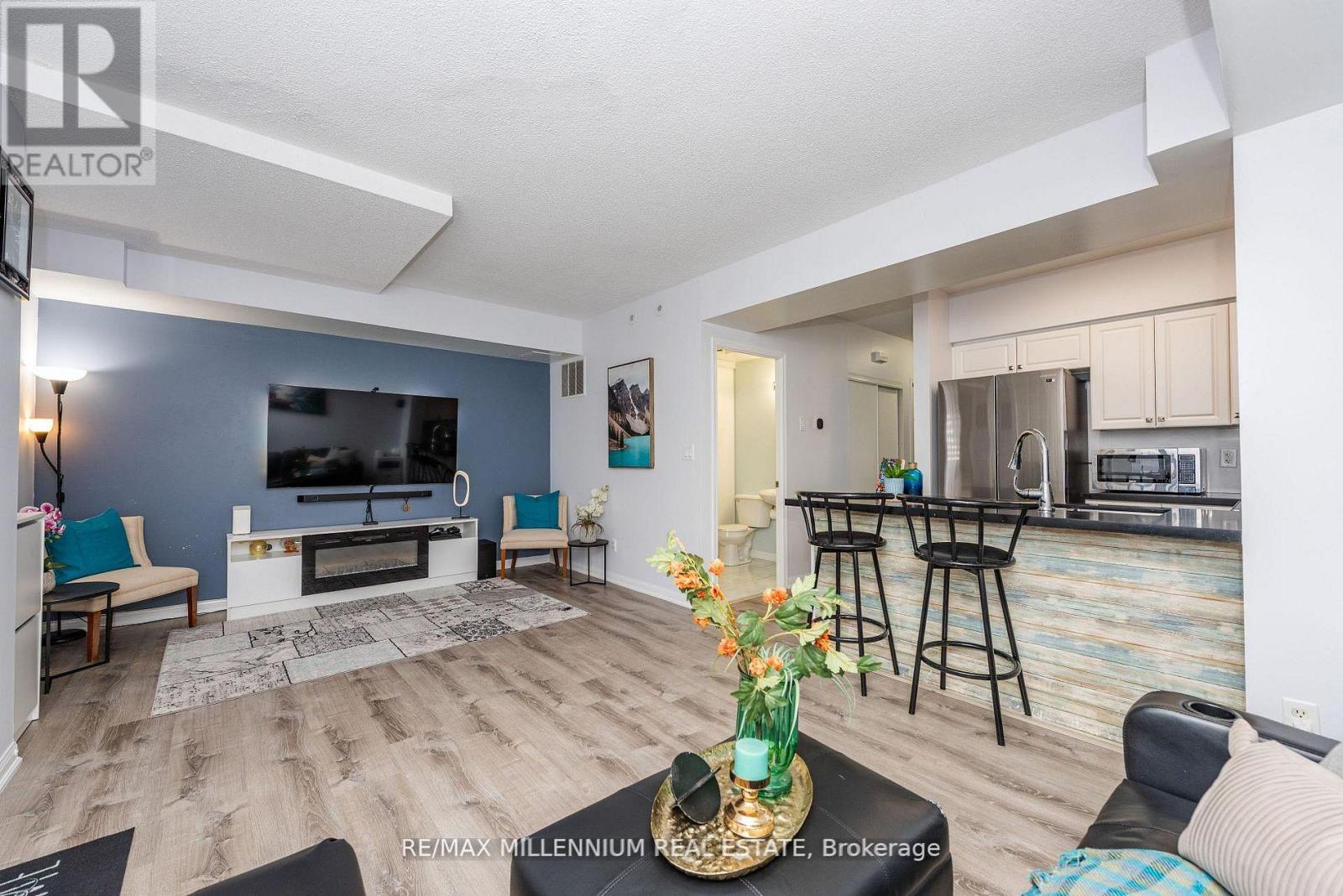 #1034 3045 FINCH AVENUE W - 22