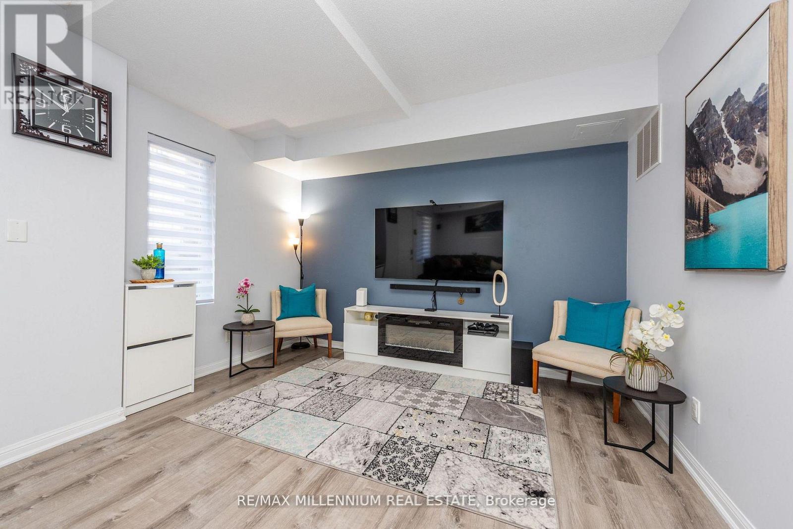 #1034 3045 FINCH AVENUE W - 31