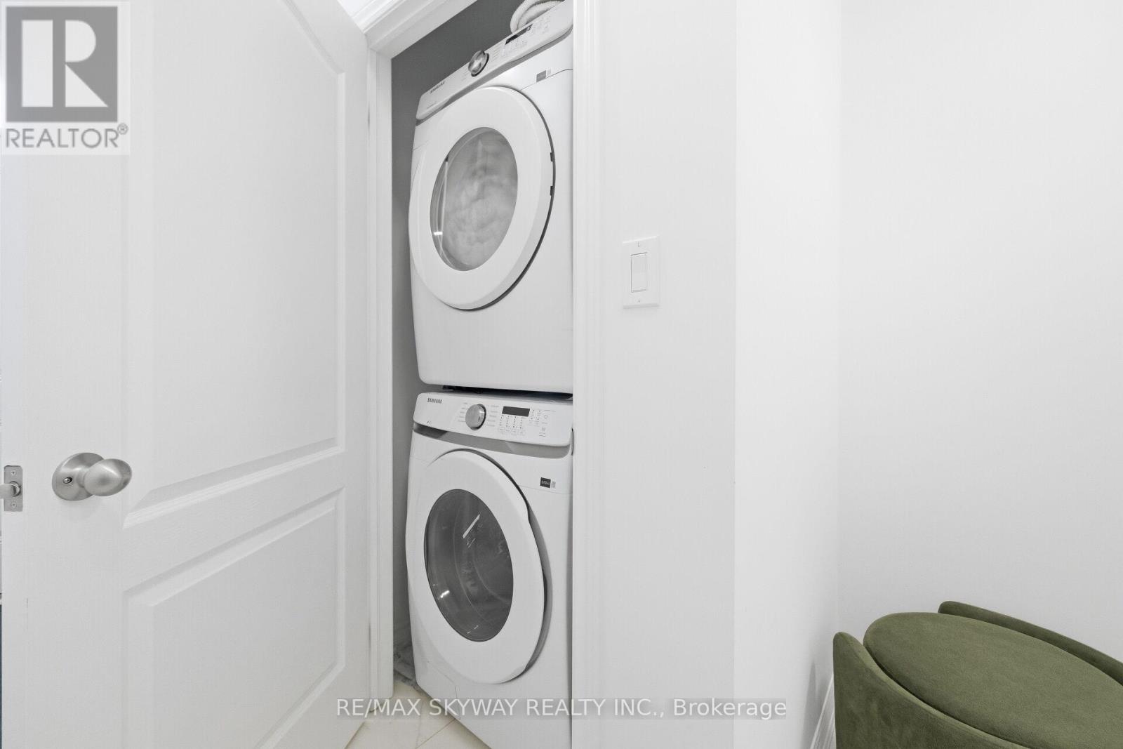 44 SPRINGDALE AVENUE - 43