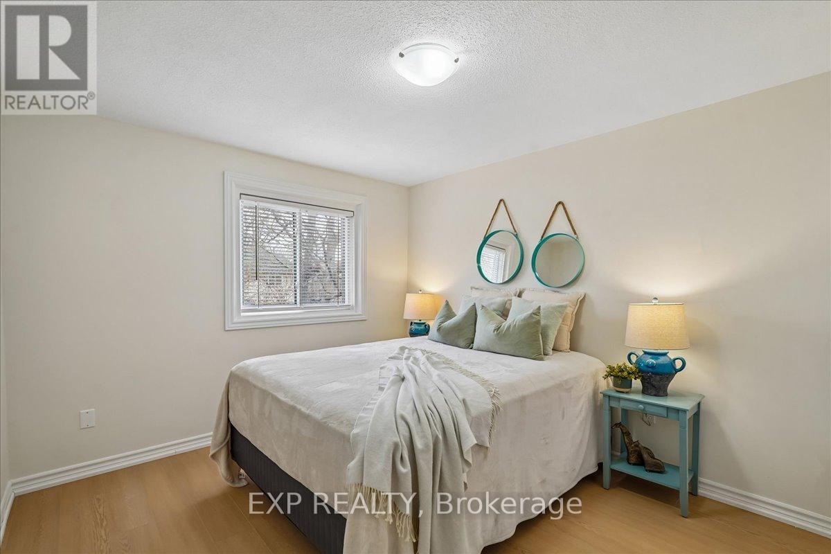 #72 1556 LANCASTER DRIVE - 20