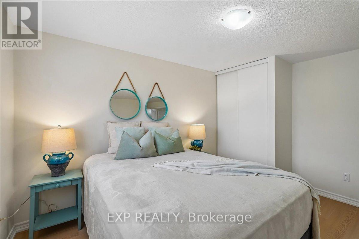 #72 1556 LANCASTER DRIVE - 21