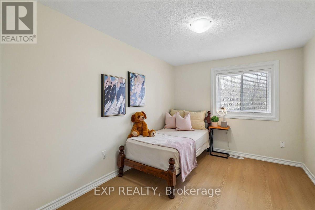 #72 1556 LANCASTER DRIVE - 22