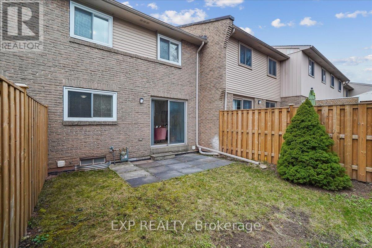 #72 1556 LANCASTER DRIVE - 31