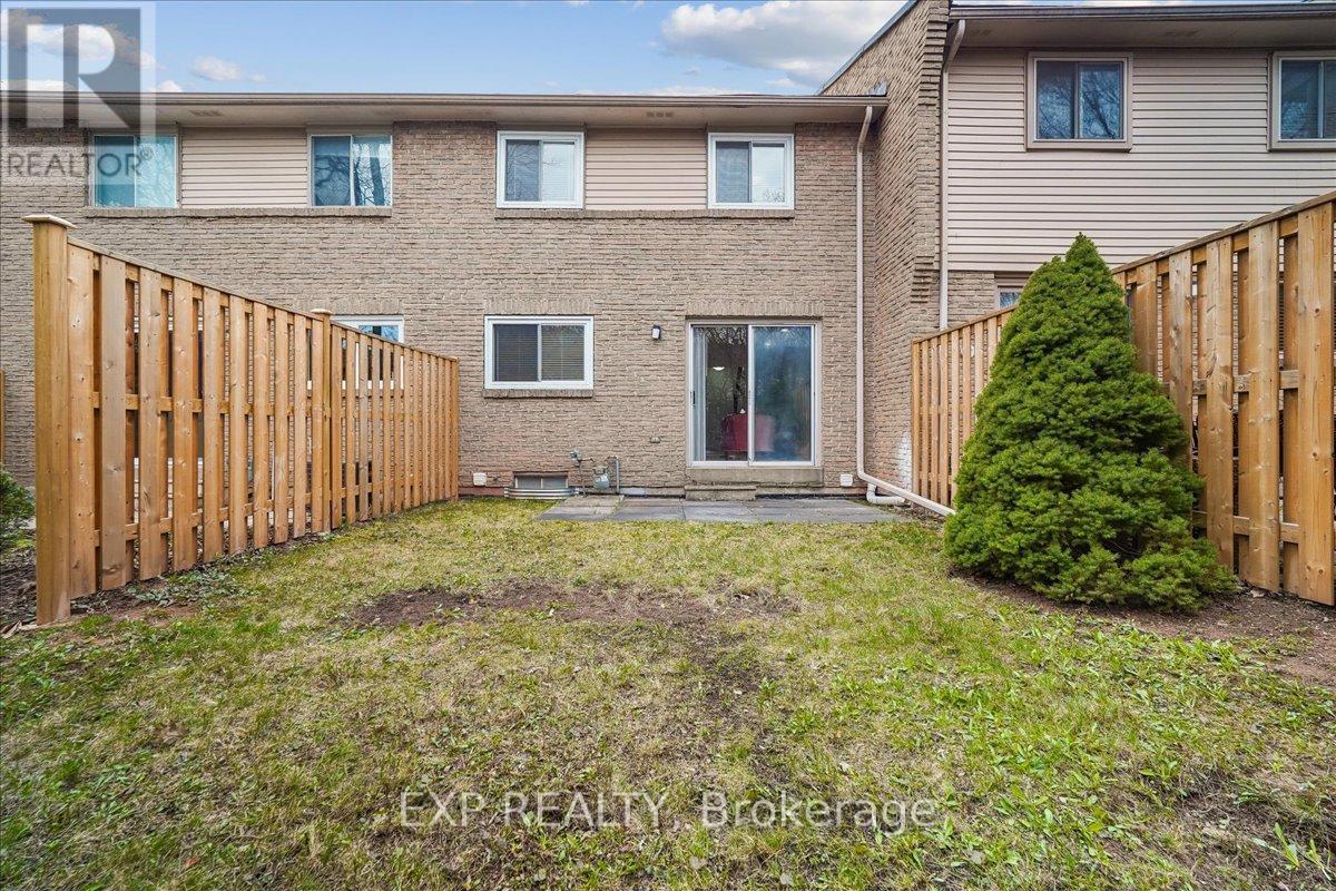 #72 1556 LANCASTER DRIVE - 32