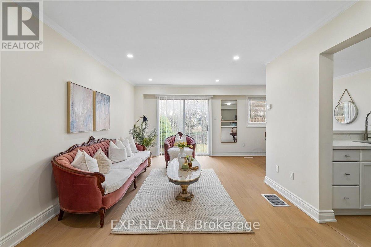 #72 1556 LANCASTER DRIVE - 5