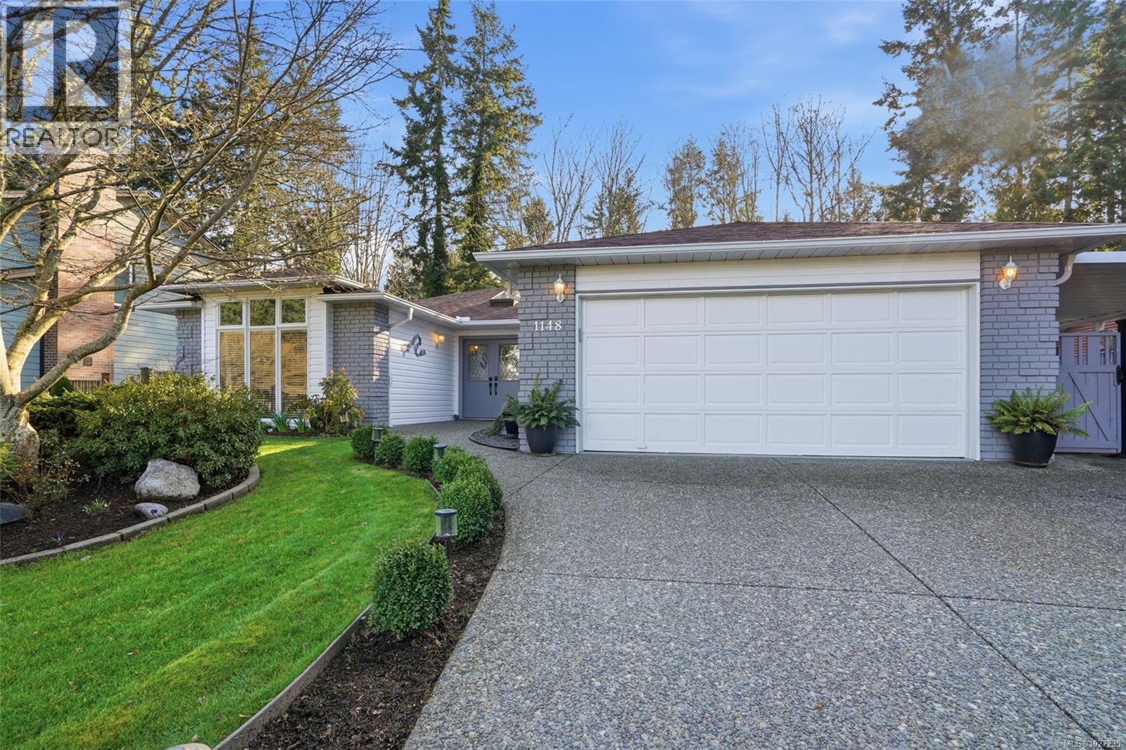 1148 Clubhouse Dr - 2