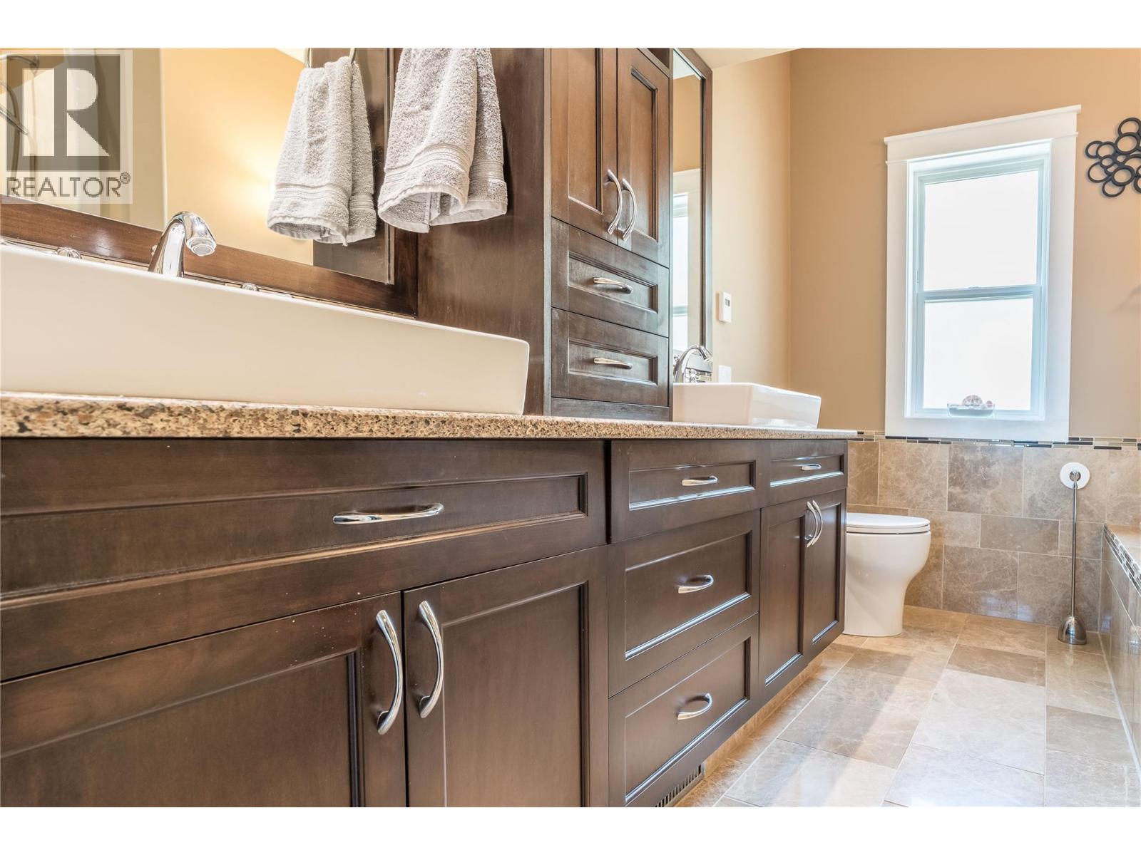  1751 Keloka Drive, West Kelowna