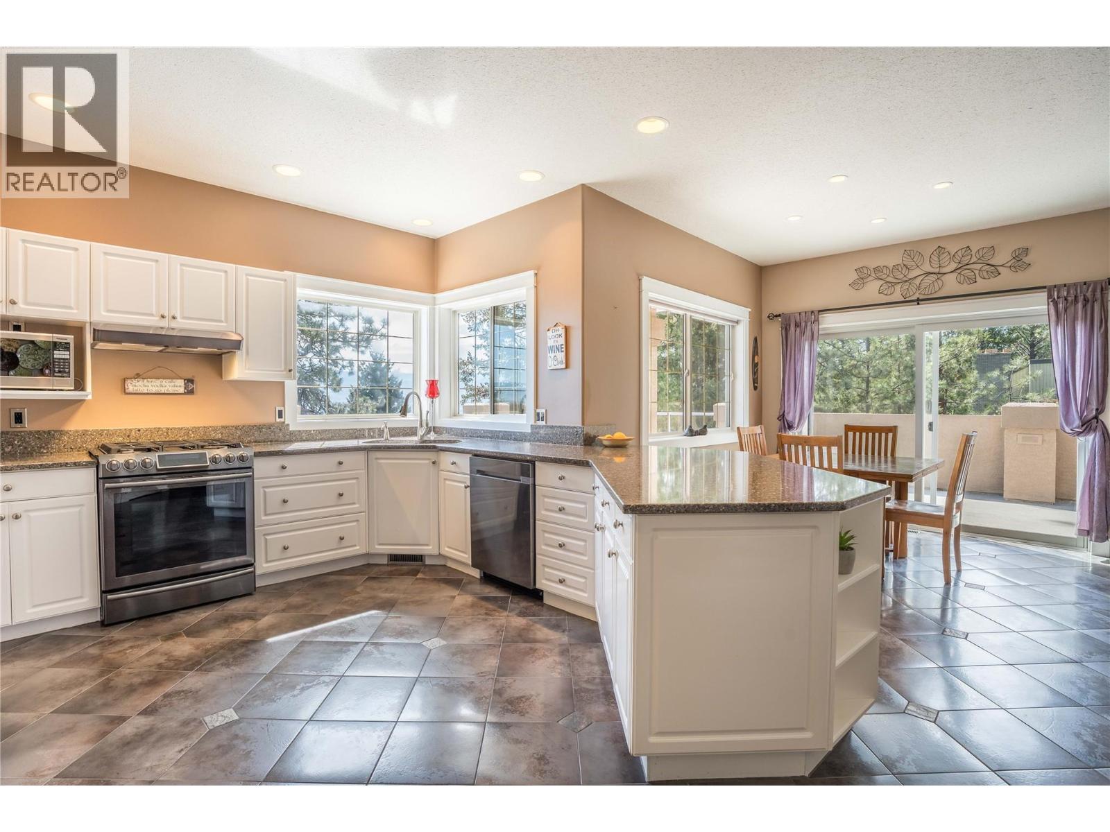  1751 Keloka Drive, West Kelowna