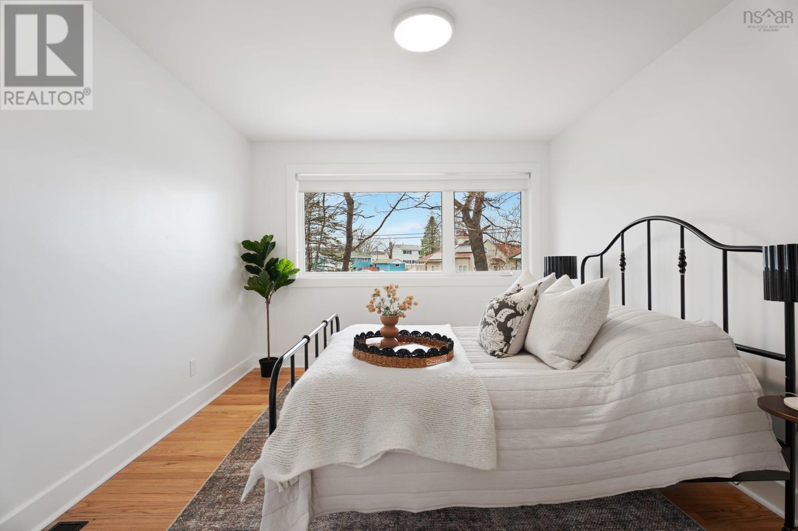 Property 23 of 50 of 105 Woodlawn Road