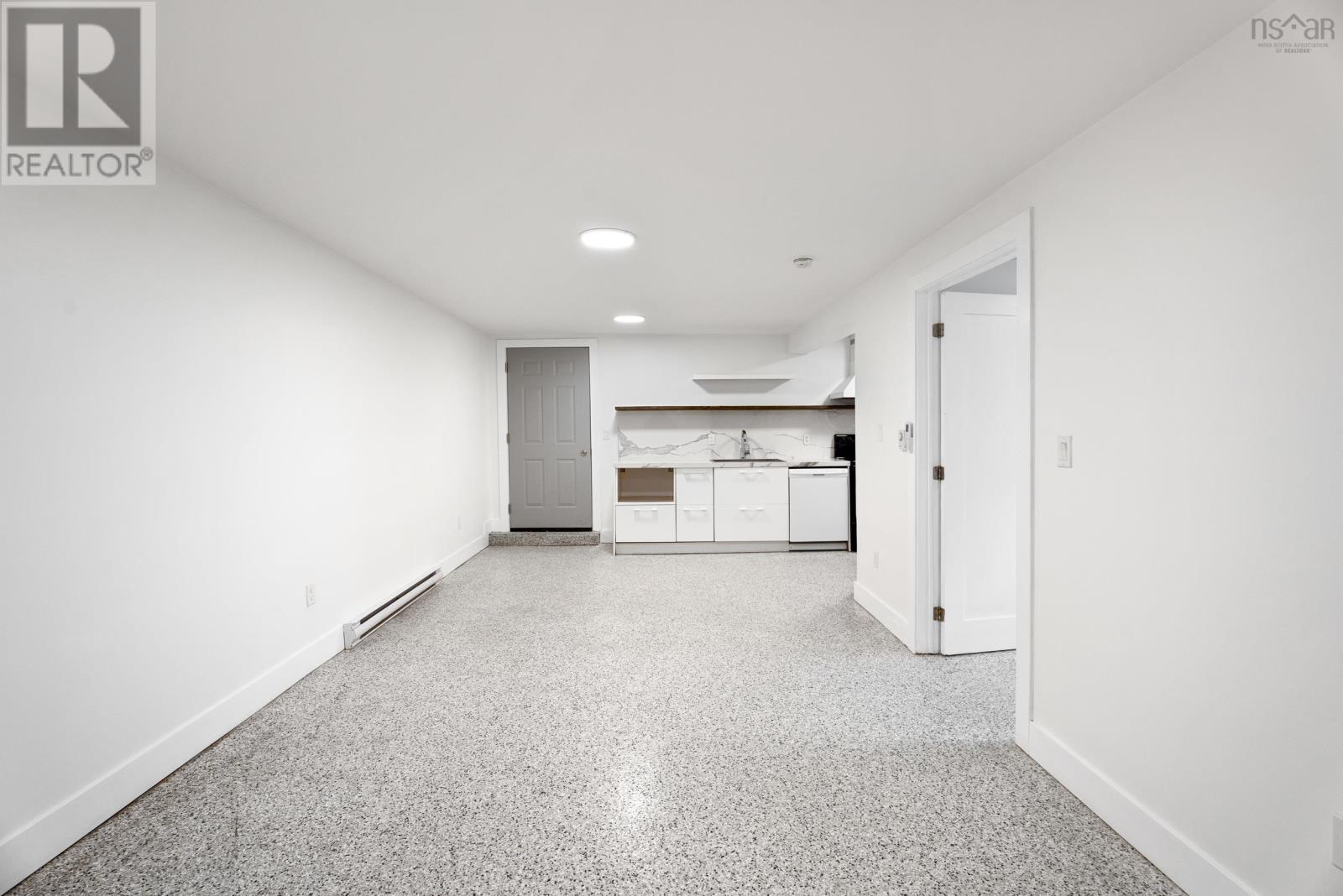 Property 31 of 50 of 105 Woodlawn Road