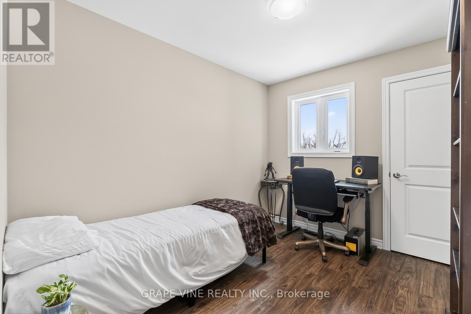 650 FISHER STREET - 29
