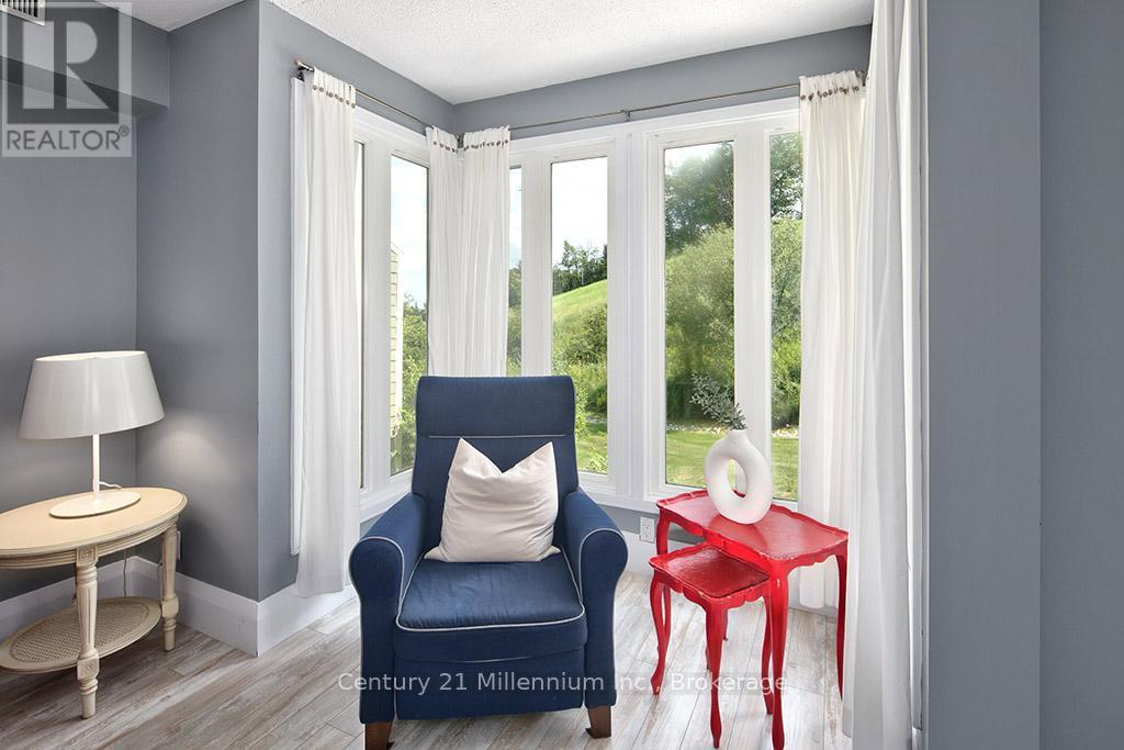 #121 796404 GREY ROAD 19 - 8