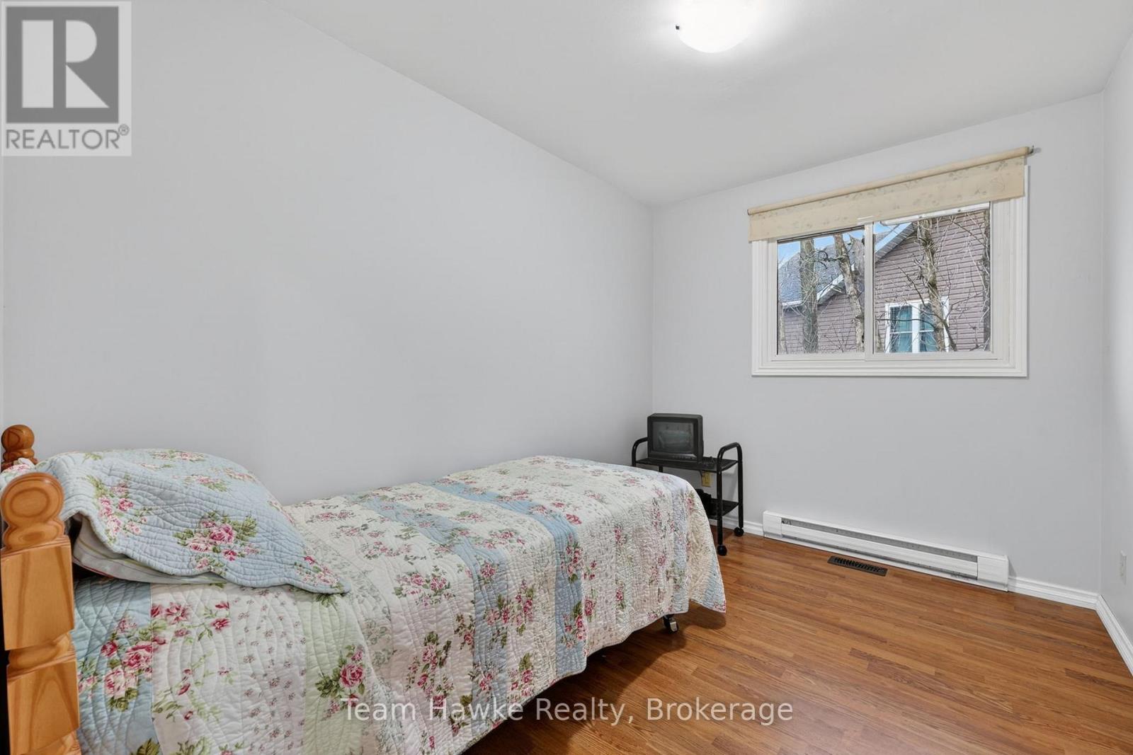 10 SUNSET CRESCENT — photo 23