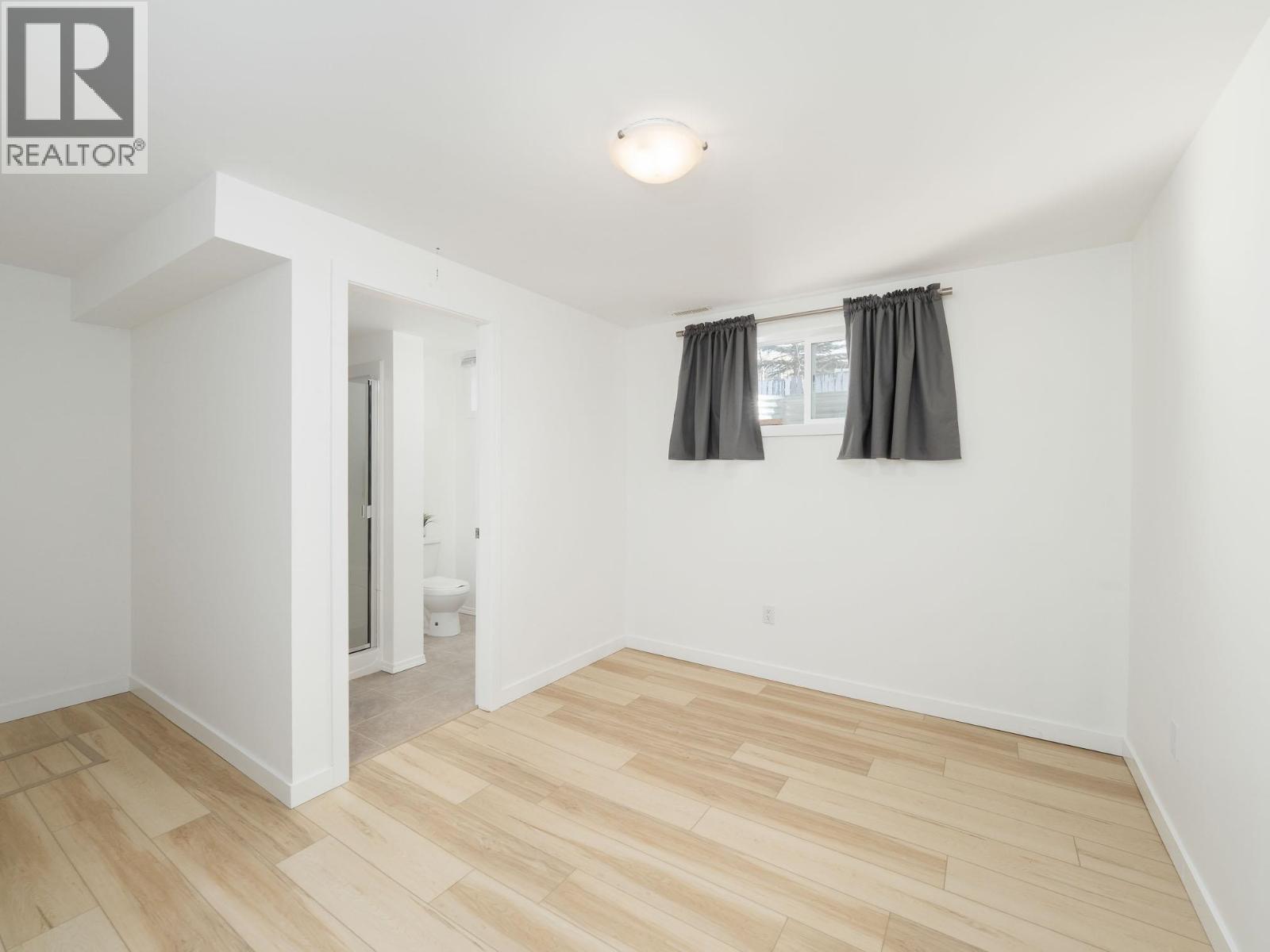 1349 GENEVIEVE CRESCENT - 16