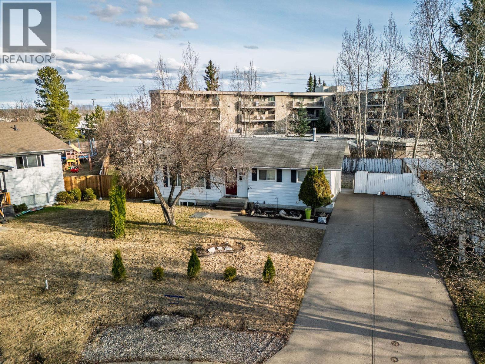 1349 GENEVIEVE CRESCENT - 23