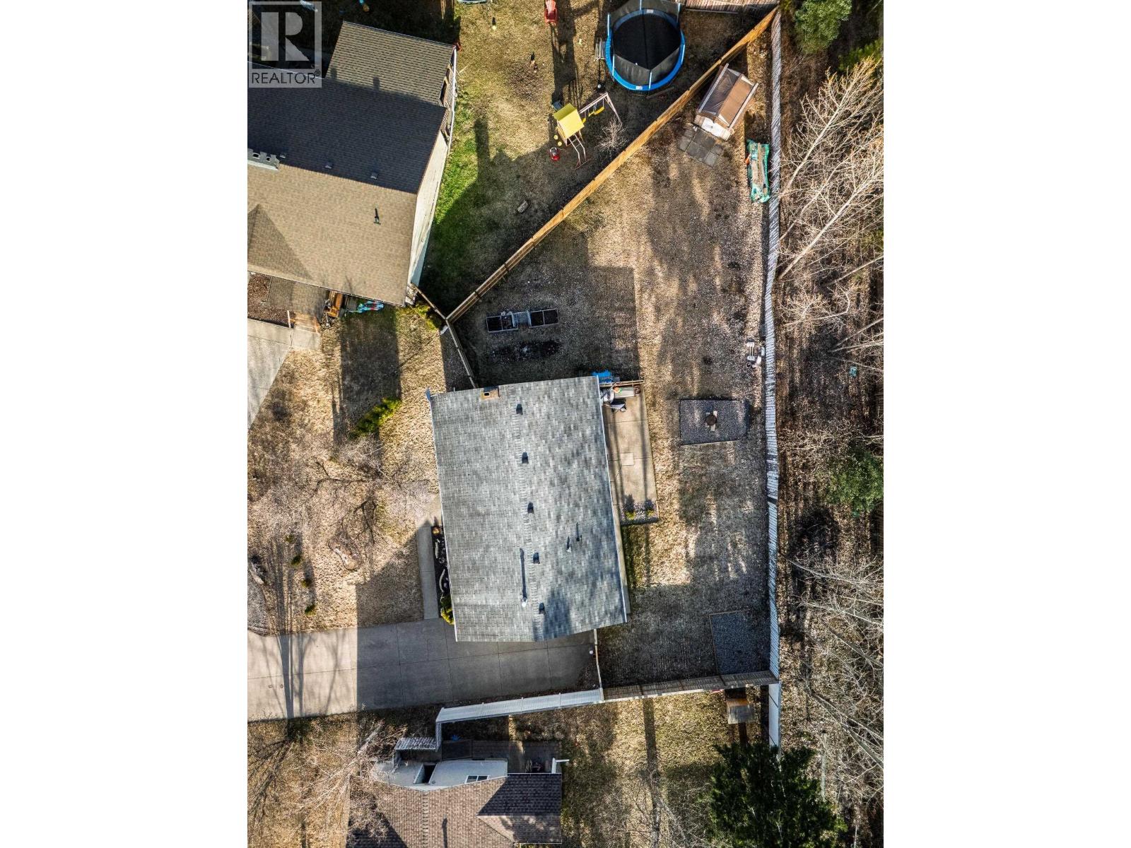 1349 GENEVIEVE CRESCENT - 27