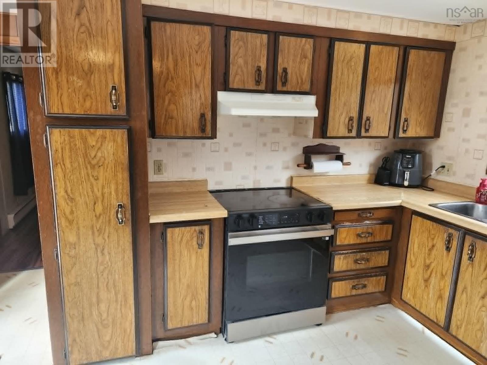 Property 13 of 32 of 213 Hubleys Road