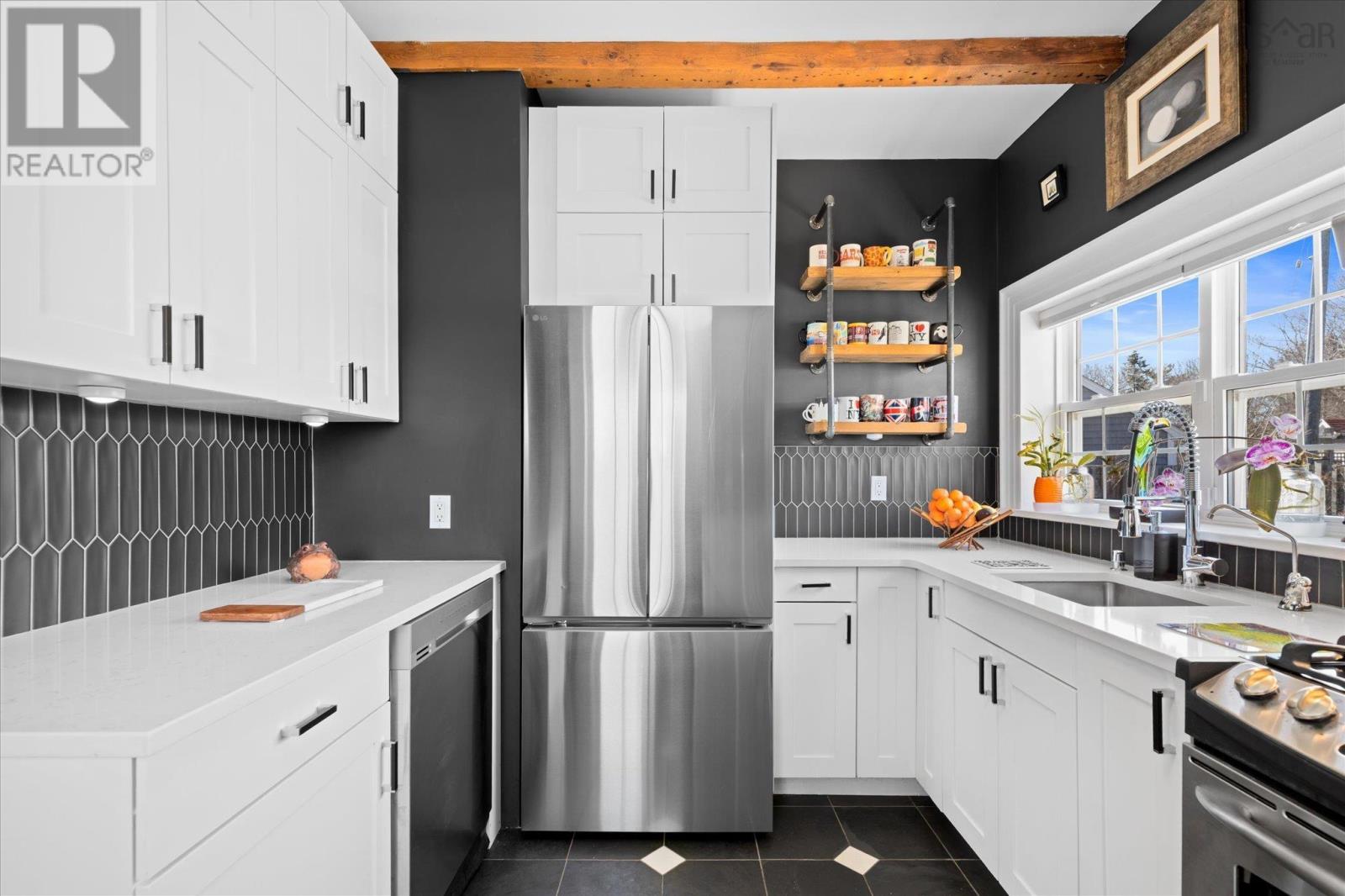 Property 17 of 46 of 286 Silver Point Road