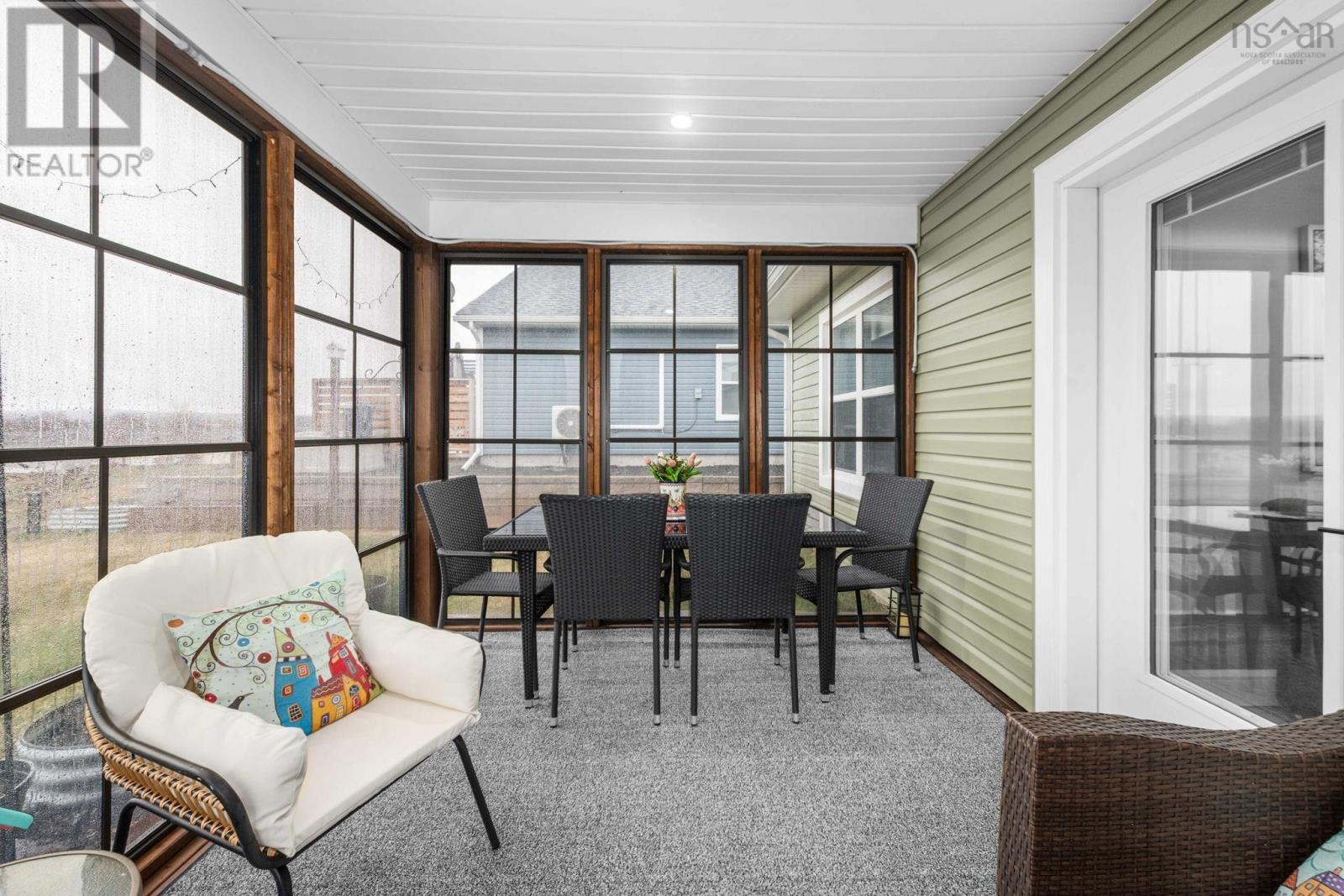 35 Elizabeth Avenue — photo 29