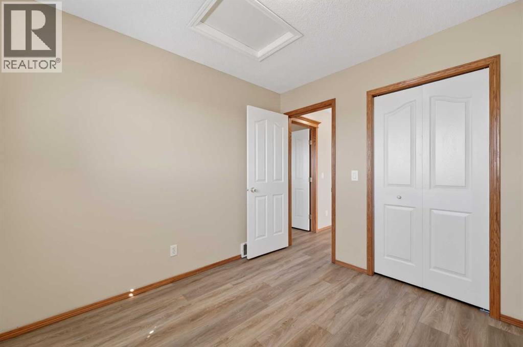 126 EVANSMEADE CRESCENT NW - 25