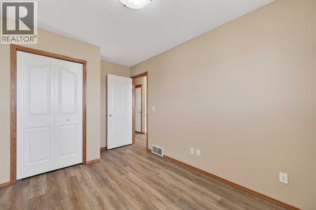 126 EVANSMEADE CRESCENT NW - 23