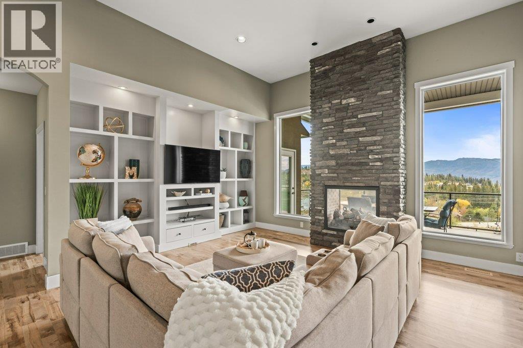  2447 Stone Grove Crescent, West Kelowna