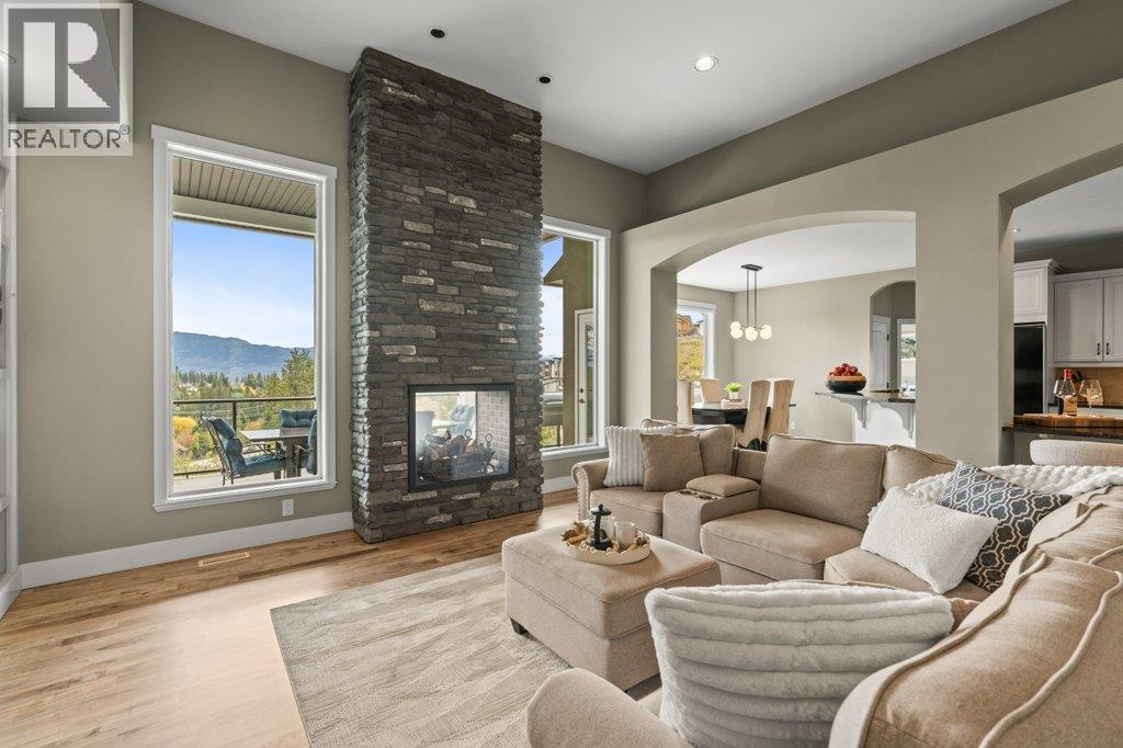  2447 Stone Grove Crescent, West Kelowna