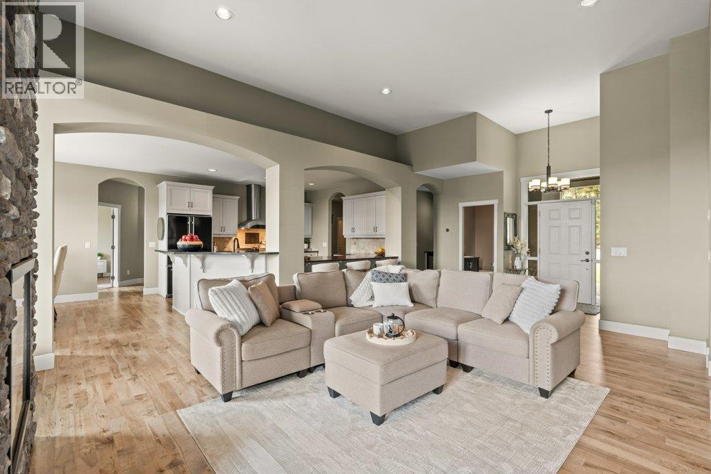  2447 Stone Grove Crescent, West Kelowna