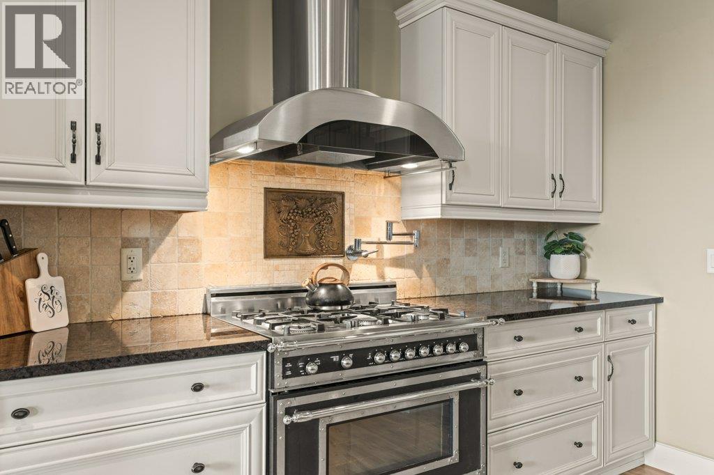  2447 Stone Grove Crescent, West Kelowna