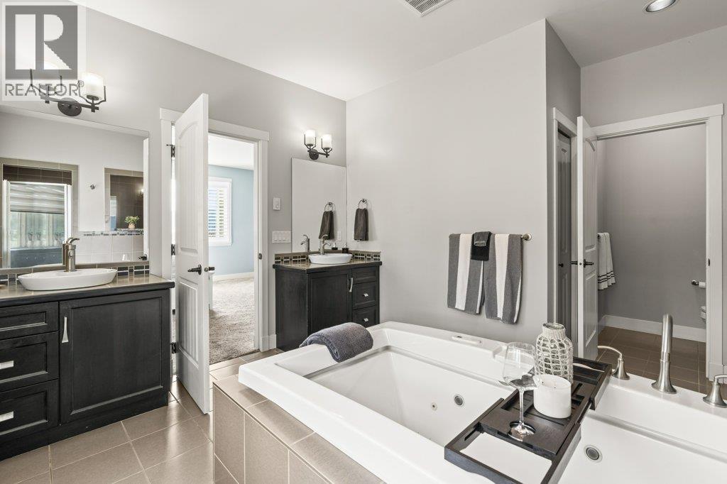  2447 Stone Grove Crescent, West Kelowna