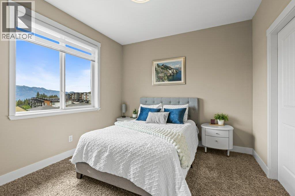  2447 Stone Grove Crescent, West Kelowna