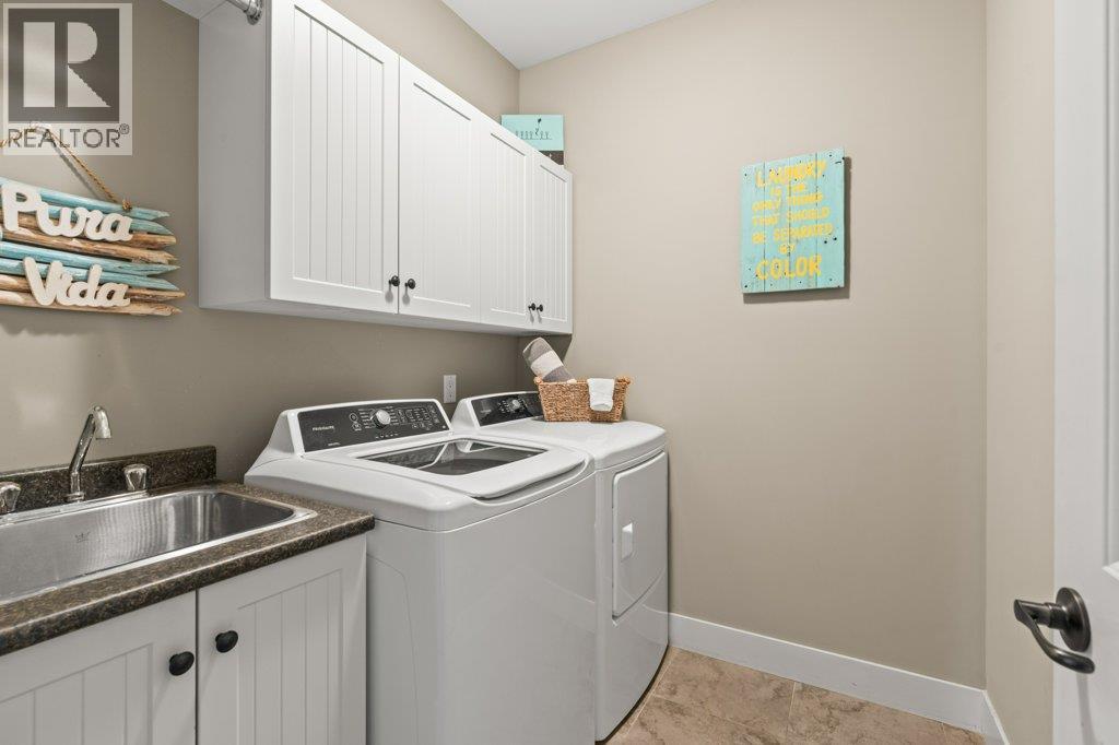  2447 Stone Grove Crescent, West Kelowna