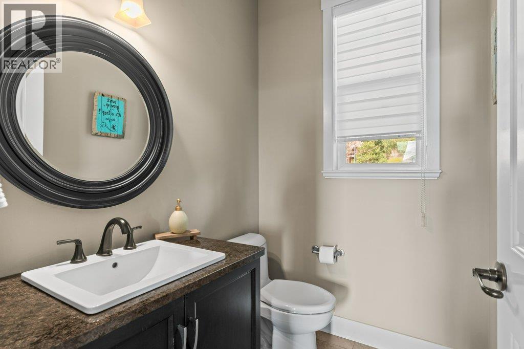  2447 Stone Grove Crescent, West Kelowna