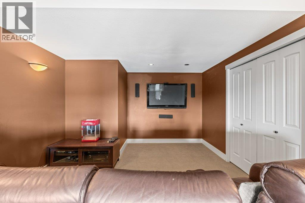  2447 Stone Grove Crescent, West Kelowna