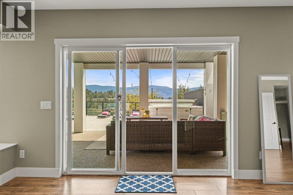  2447 Stone Grove Crescent, West Kelowna