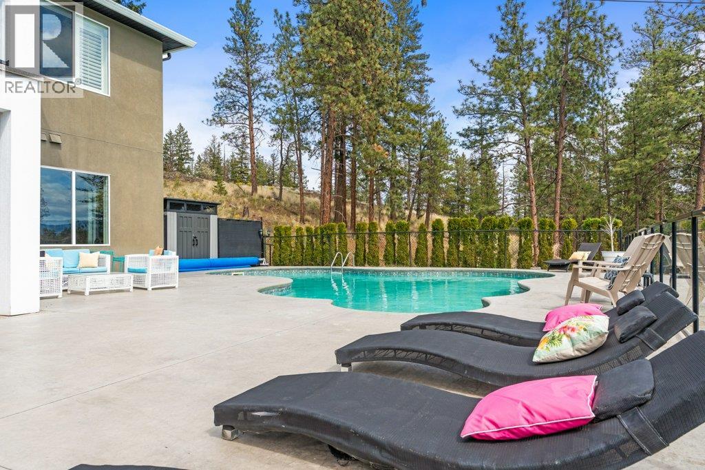 2447 Stone Grove Crescent, West Kelowna