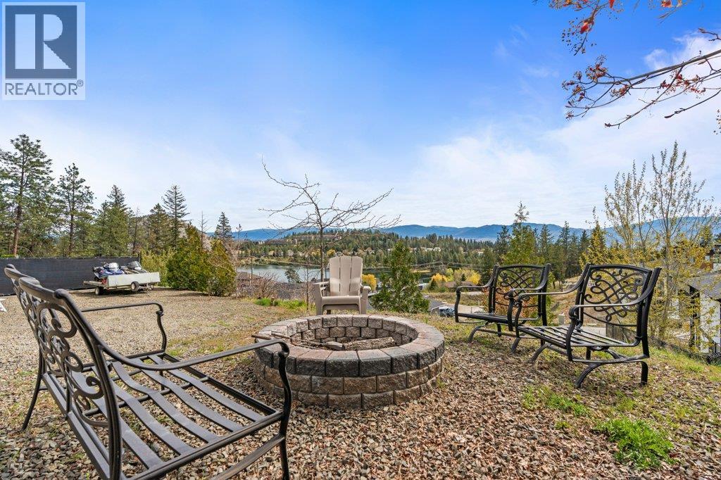  2447 Stone Grove Crescent, West Kelowna