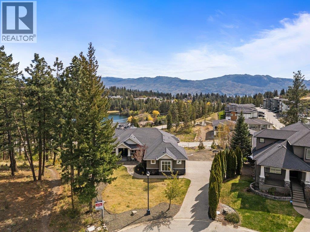  2447 Stone Grove Crescent, West Kelowna