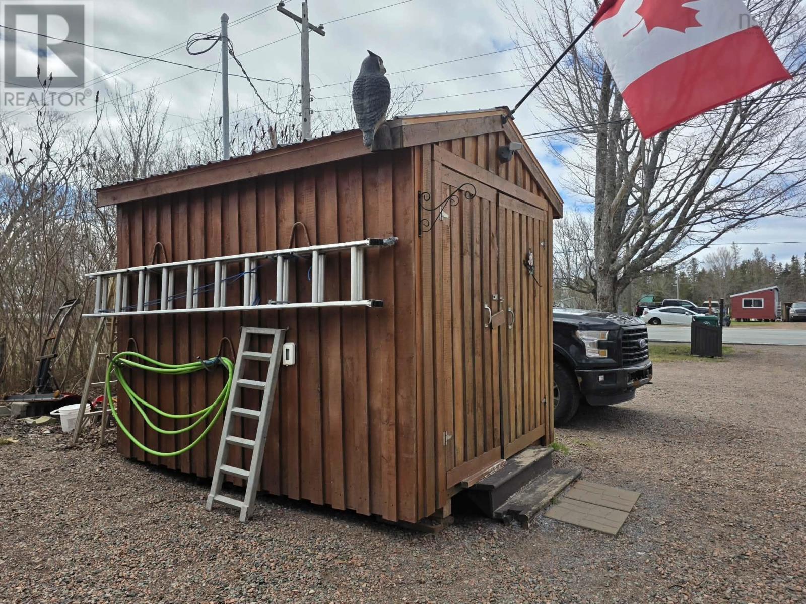 Property 9 of 16 of 6999 Highway 2