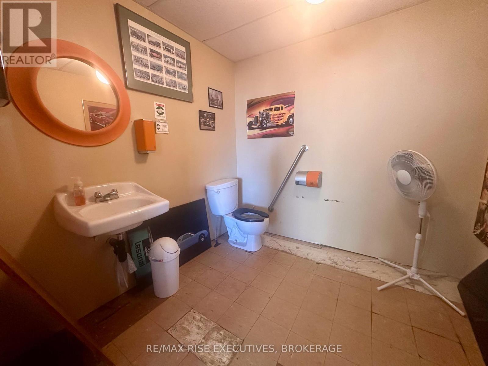 16 WESTPORT ROAD — photo 12