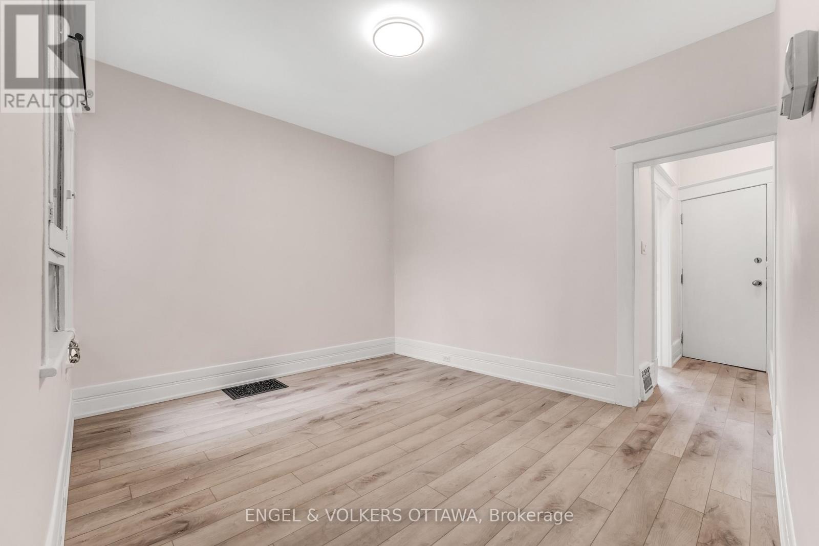 1 Bed, 1 Bath House for Rent in Ottawa – 2 – 170 IVY CRESCENT, Ottawa – MLS# X13032000 - Image 9