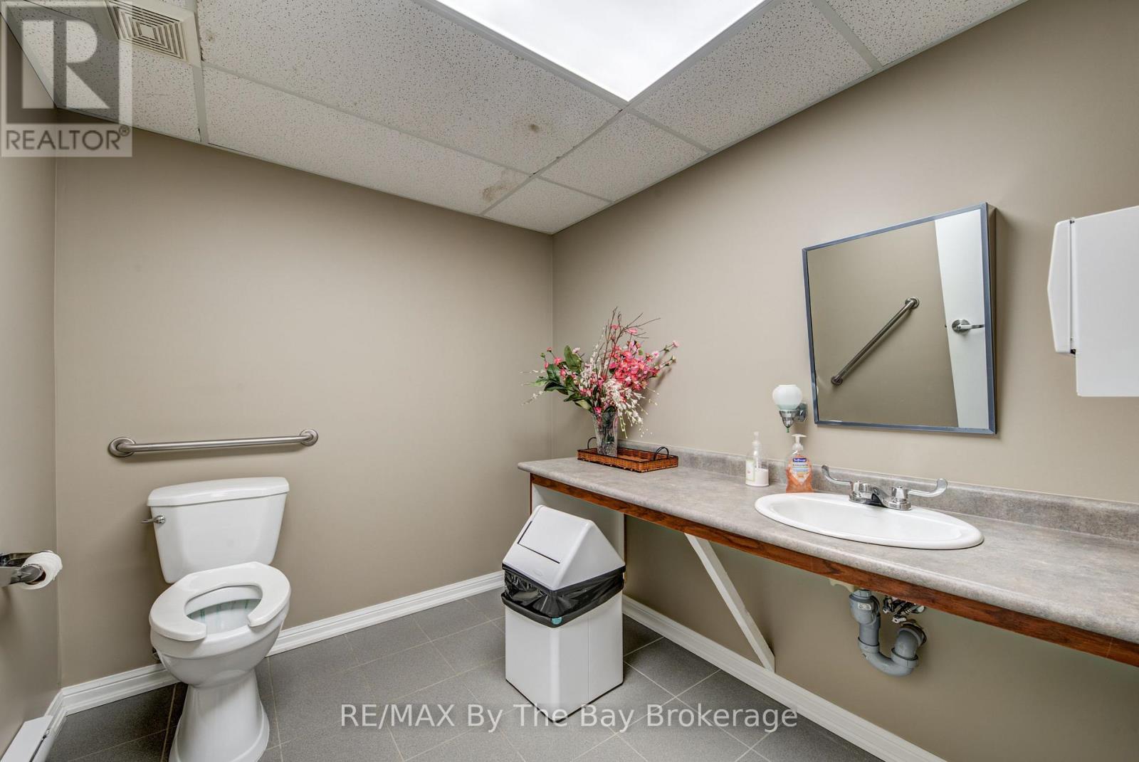 #202 16 WESTBURY ROAD - 5