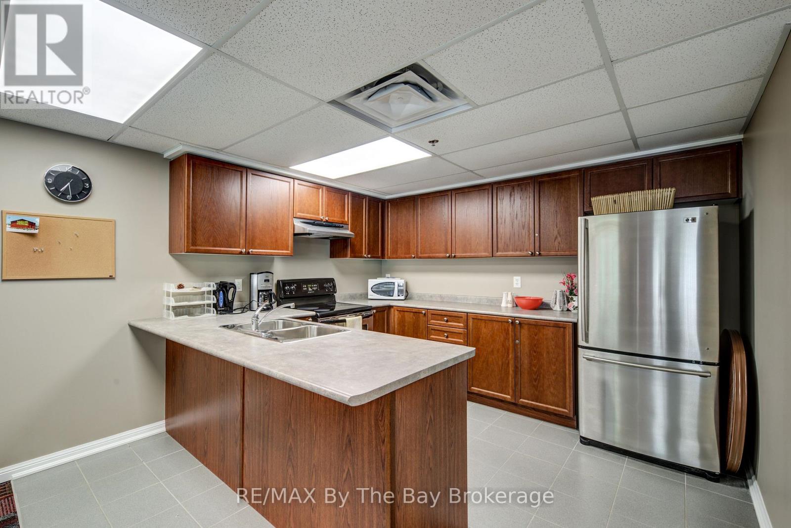 #202 16 WESTBURY ROAD - 6