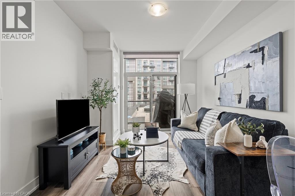#706 450 DUNDAS Street - 17