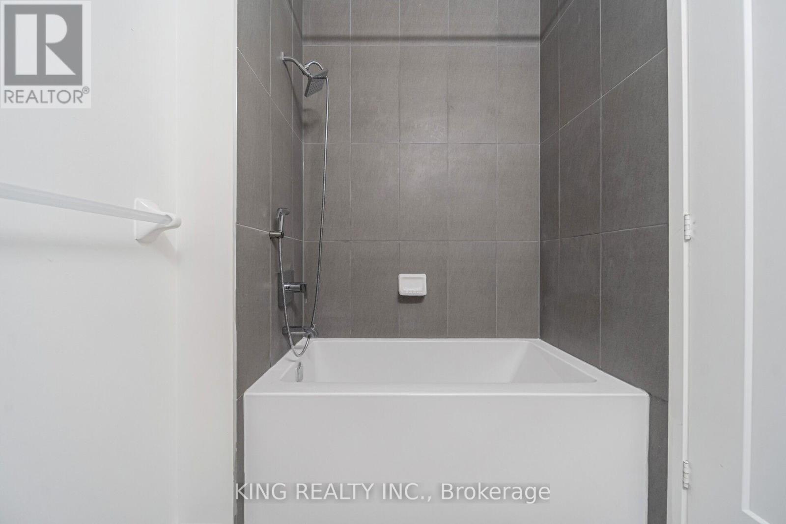 #233 121 LOWER SHERBOURNE STREET S - 28