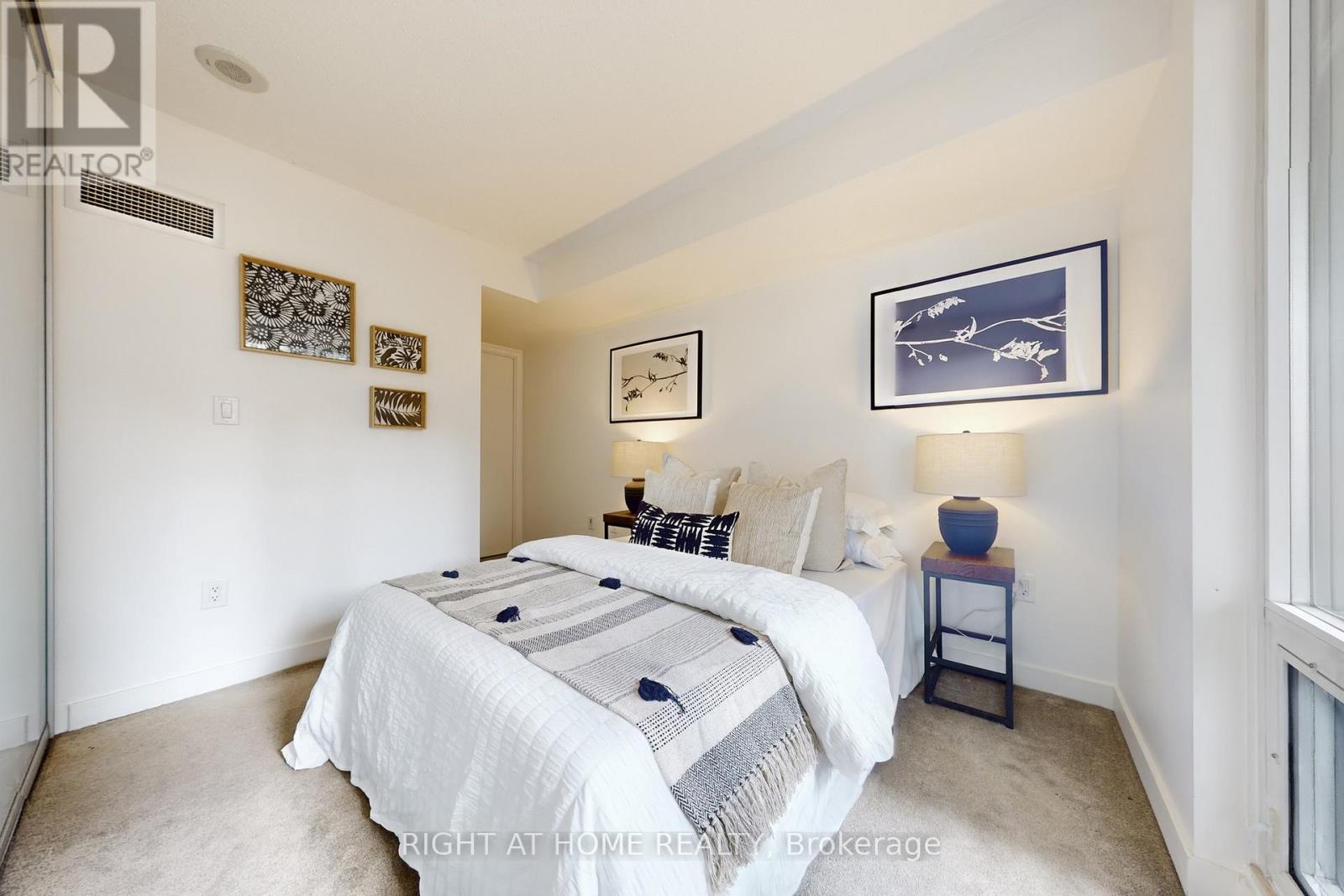 727 - 4K SPADINA AVENUE — photo 19
